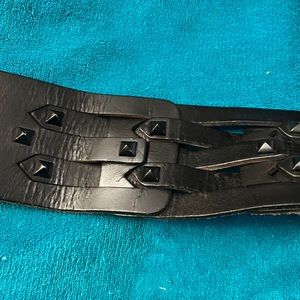 BCBG maxazria Rockstud leather buckle‎ belt